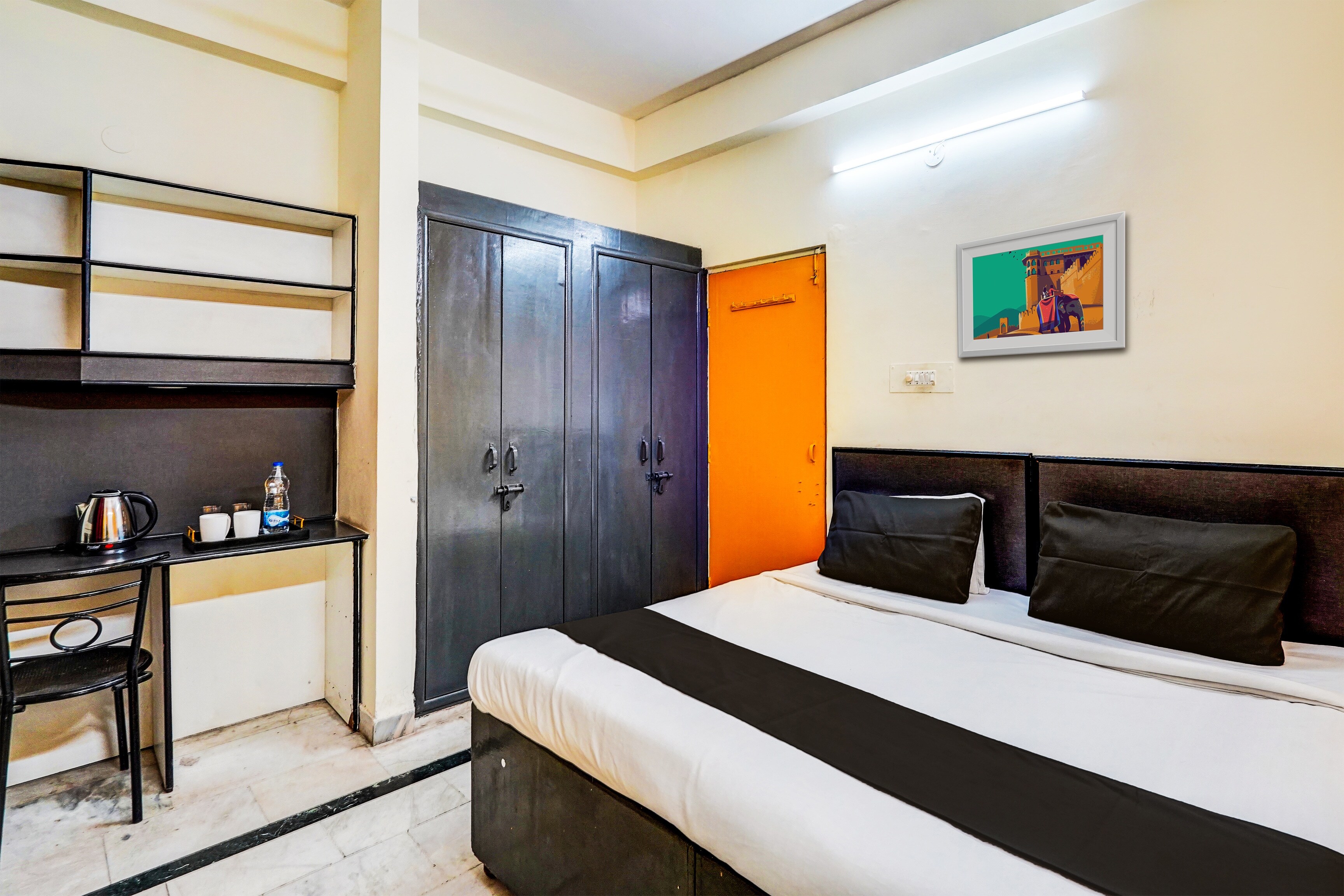 Hotel O Aryan Home Stay - Tap to explore photos