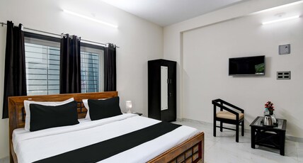Hotel O SS INN Hotels & Homes Room Type - Deluxe