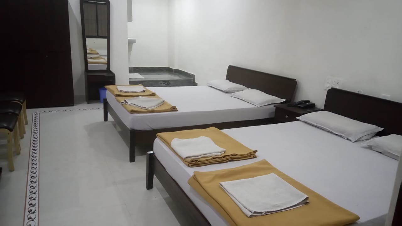 Hotel Santoshi Sarovar - Tap to explore photos
