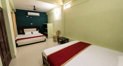 Lions guest house Room Type - Deluxe Family Room 