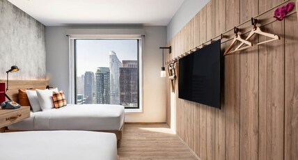 Moxy Bangkok Ratchaprasong Room Type - Moxy Skyline Twin Room, Guest room, 2 Twin, Skyline view Moxy Bangkok Ratchaprasong Room Type - Moxy Skyline Twin Room, Guest room, 2 Twin, Skyline view