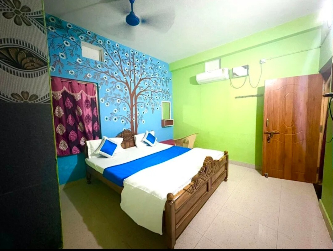 Om Homestay | Entire Studio Apartment With Private Attached Kitchen - Tap to explore photos