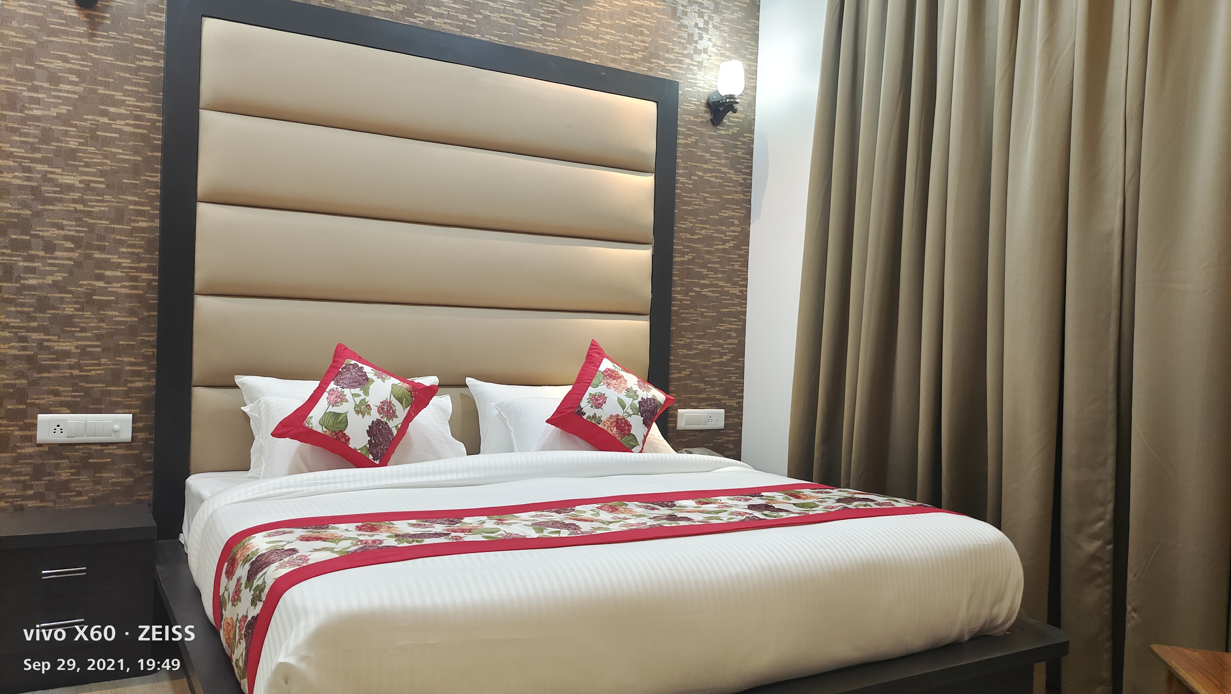 Hotel Green View, Agra - Tap to explore photos