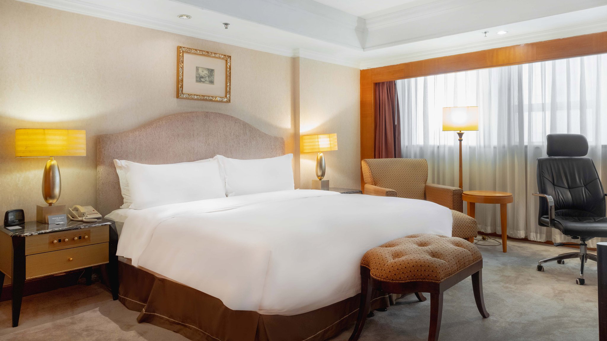 Crowne Plaza QINGDAO - Tap to explore photos