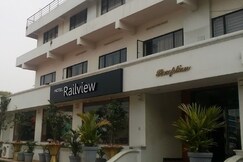 Hotel Rail View