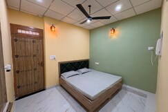 Address of RADHA BALLABH NIWAS