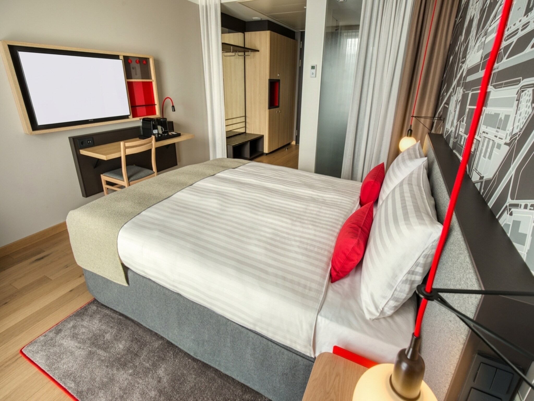 Sunday Hotel Hildesheim Central - Tap to explore photos