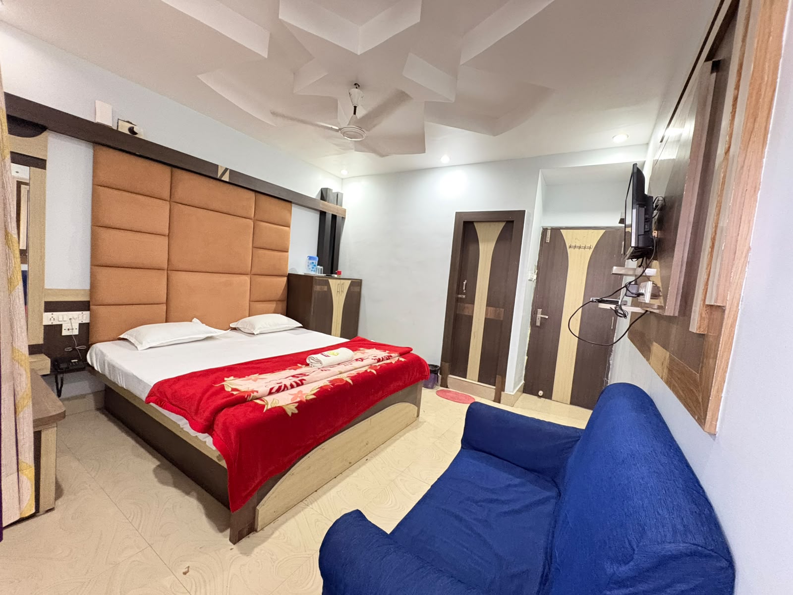 HOTEL SRIKRISHNA INTERNATIONAL - Tap to explore photos