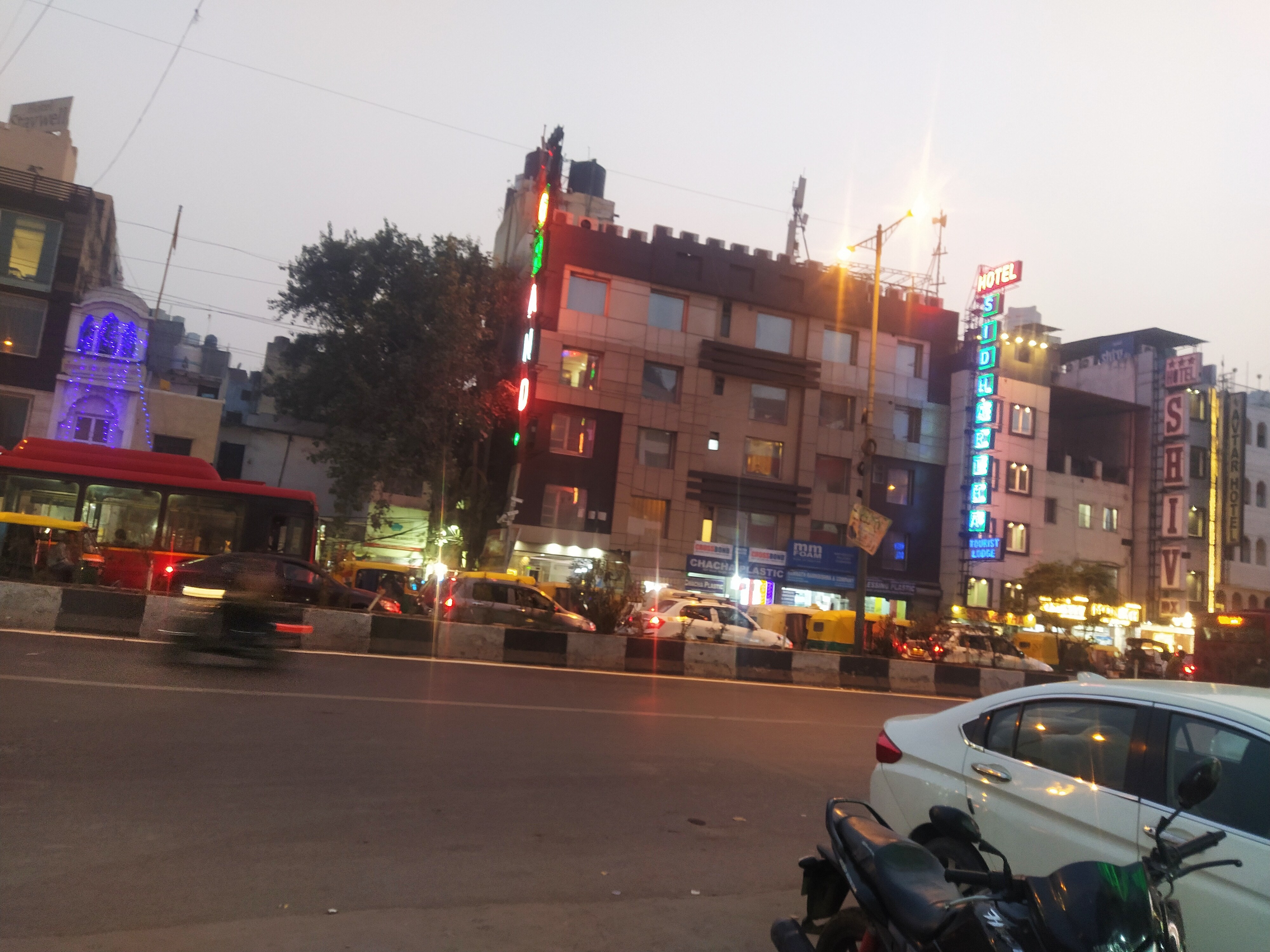 Ashwani Hotel New Delhi - Tap to explore photos