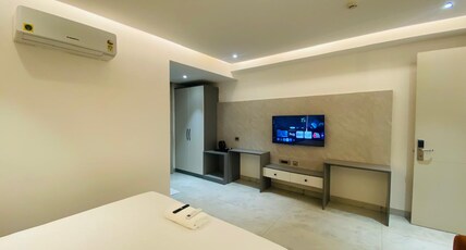 Hotel Raadhe Imperial Room Type - Family Room with Balcony