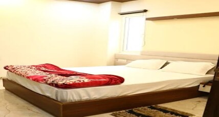 CROWN PALACE HOTEL & RESTAURANT Room Type - Bedroom 3