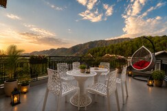 MINARA MEADOWS | KASAULI