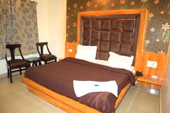 Address of Hotel Grand Navjyoti