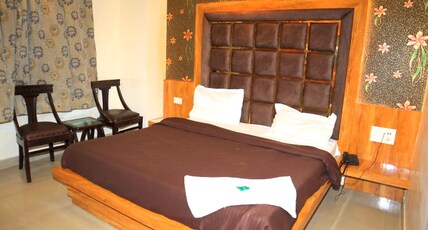 Hotel Grand Navjyoti Room Type - Deluxe Room Hotel Grand Navjyoti Room Type - Deluxe Room