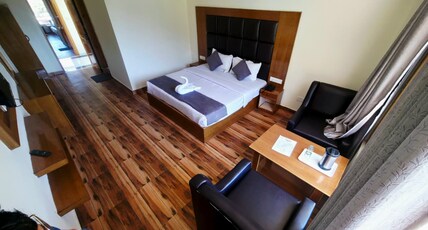 Mahadev villas Room Type - Bedroom with Balcony mountain view 1