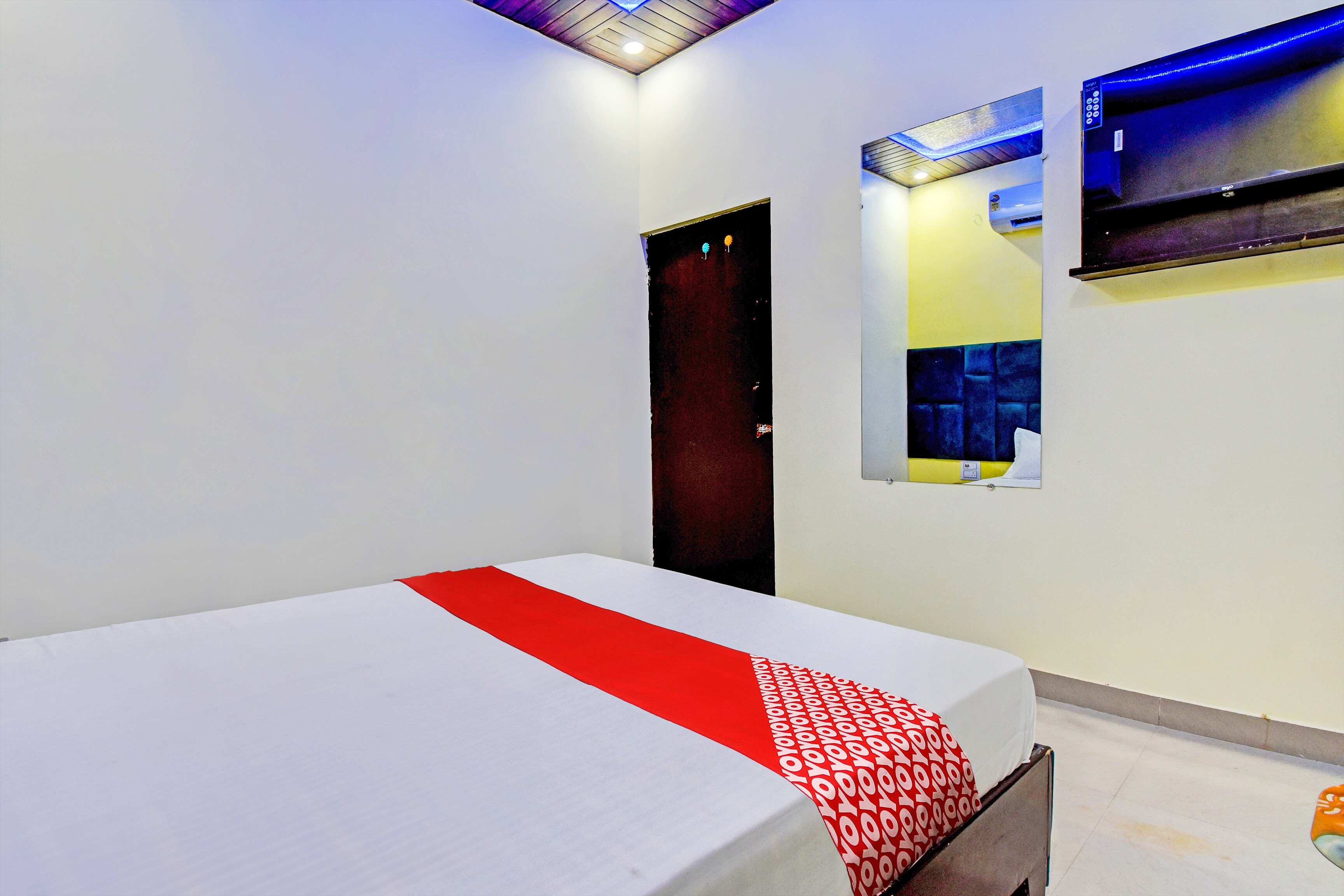 Hotel O ROYAL STAR RESIDENCY - Tap to explore photos