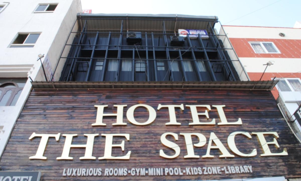 HOTEL THE SPACE - Tap to explore photos