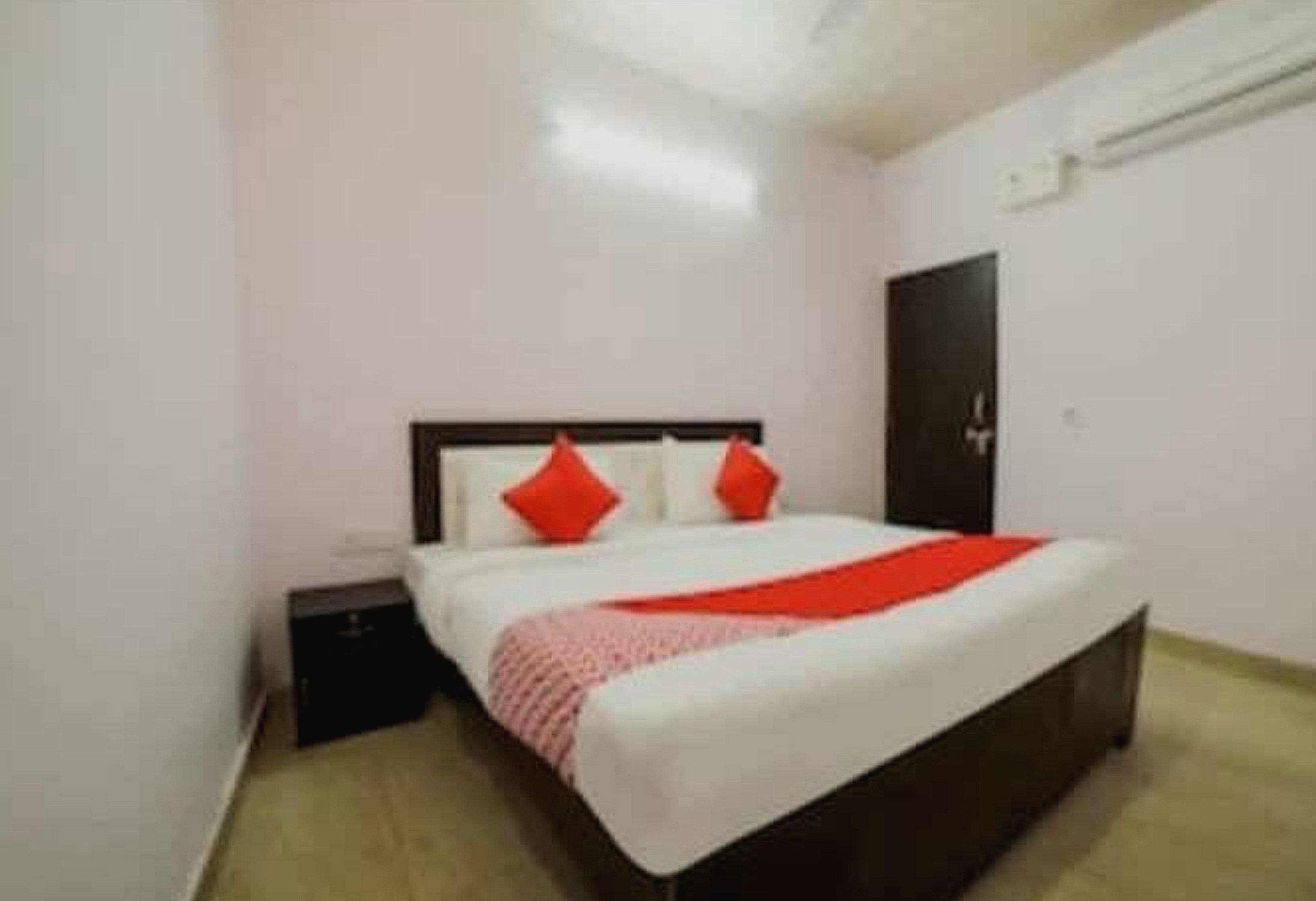 Hotel O Gupta Guest House - Tap to explore photos