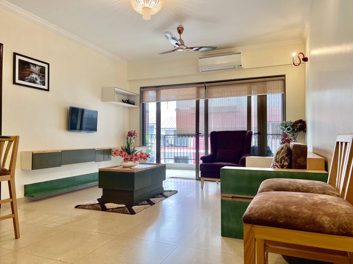 05-1Bedroom Pool view, Gym, Sauna, Jacuzzi near Beach North Goa - Tap to explore photos