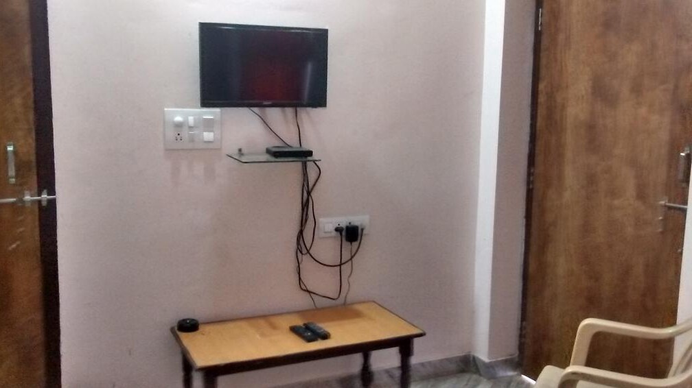 Choudhary Guest House - Tap to explore photos