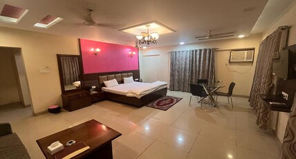 Hotel Royal Park Residency Room Type - Suite Room