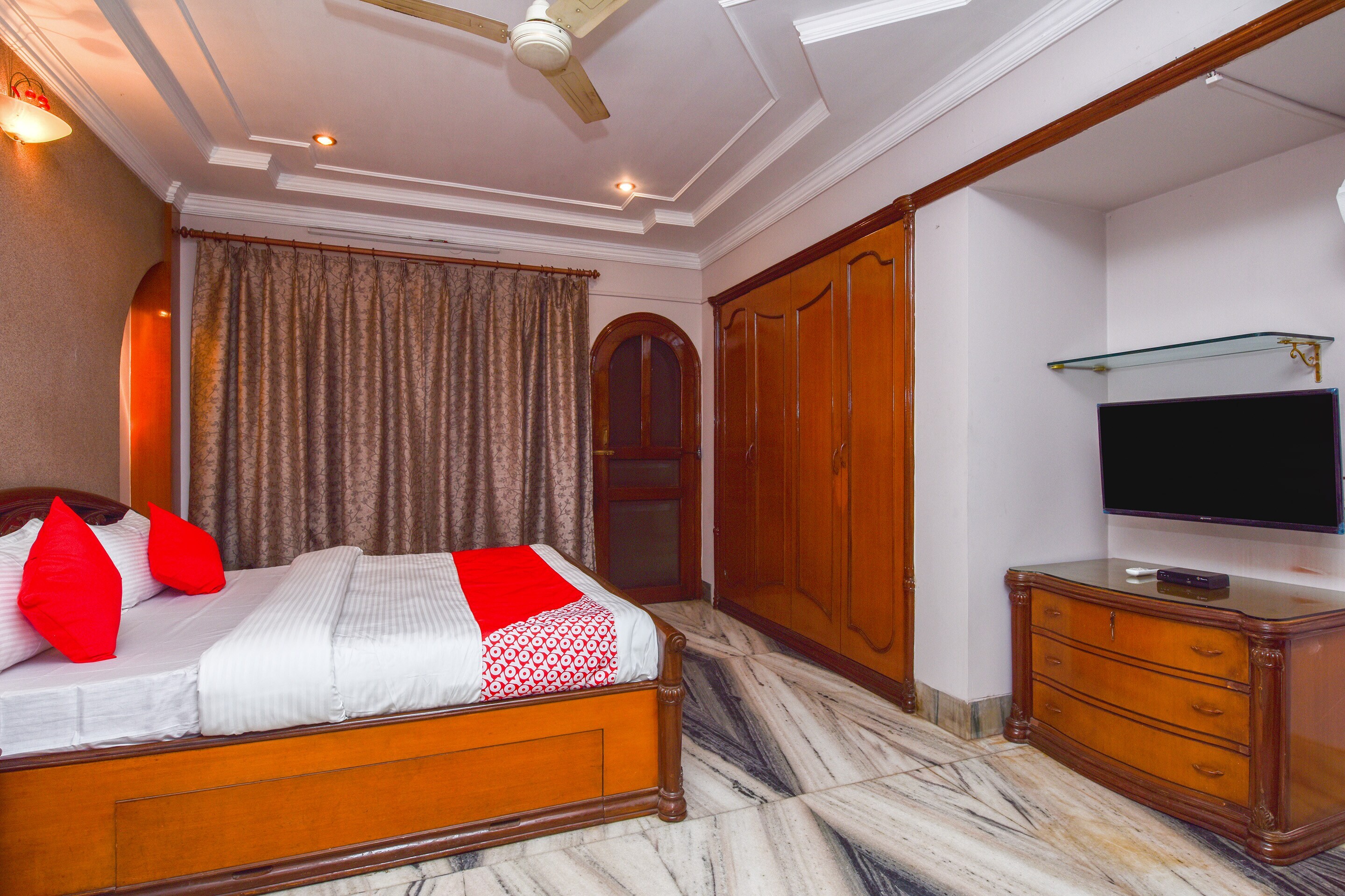 Hotel O Treetops guest house - Tap to explore photos
