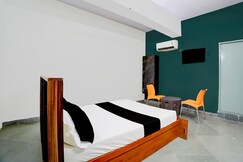 Address of Hotel O REDMOON RESIDENCY SIGNATURE
