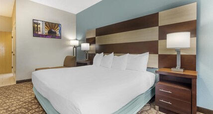 Best Western Joliet Inn & Suites Room Type - Accessible - 1 King, Mobility Accessible, Walk In Shower, Microwave And Refrigerator, High Speed Int Best Western Joliet Inn & Suites Room Type - Accessible - 1 King, Mobility Accessible, Walk In Shower, Microwave And Refrigerator, High Speed Int