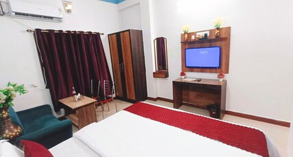 Hotel Skylark Room Type - AC Double Bed Deluxe Room