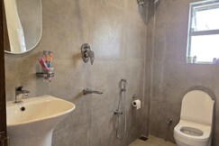 Woven Whims Studio Unit