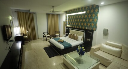 Shanti Seva Dham - Vrindavan Room Type - Vrindavan Suite Room