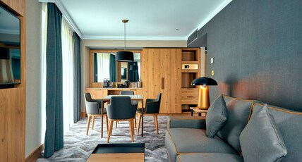 Crowne Plaza MARLOW Room Type - 1 King Bed 1 Bedroom Suite Balcony