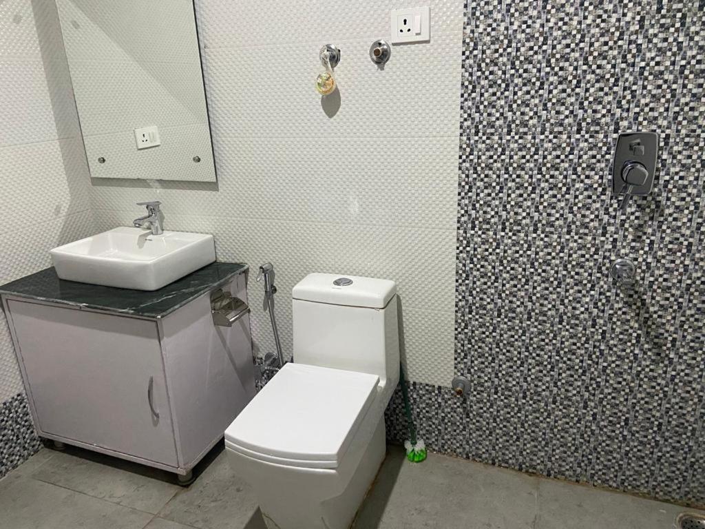 Yeed Ga Villa Guest House - Tap to explore photos