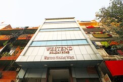 Westend Holiday  Home Near Nizamuddin Railway Station