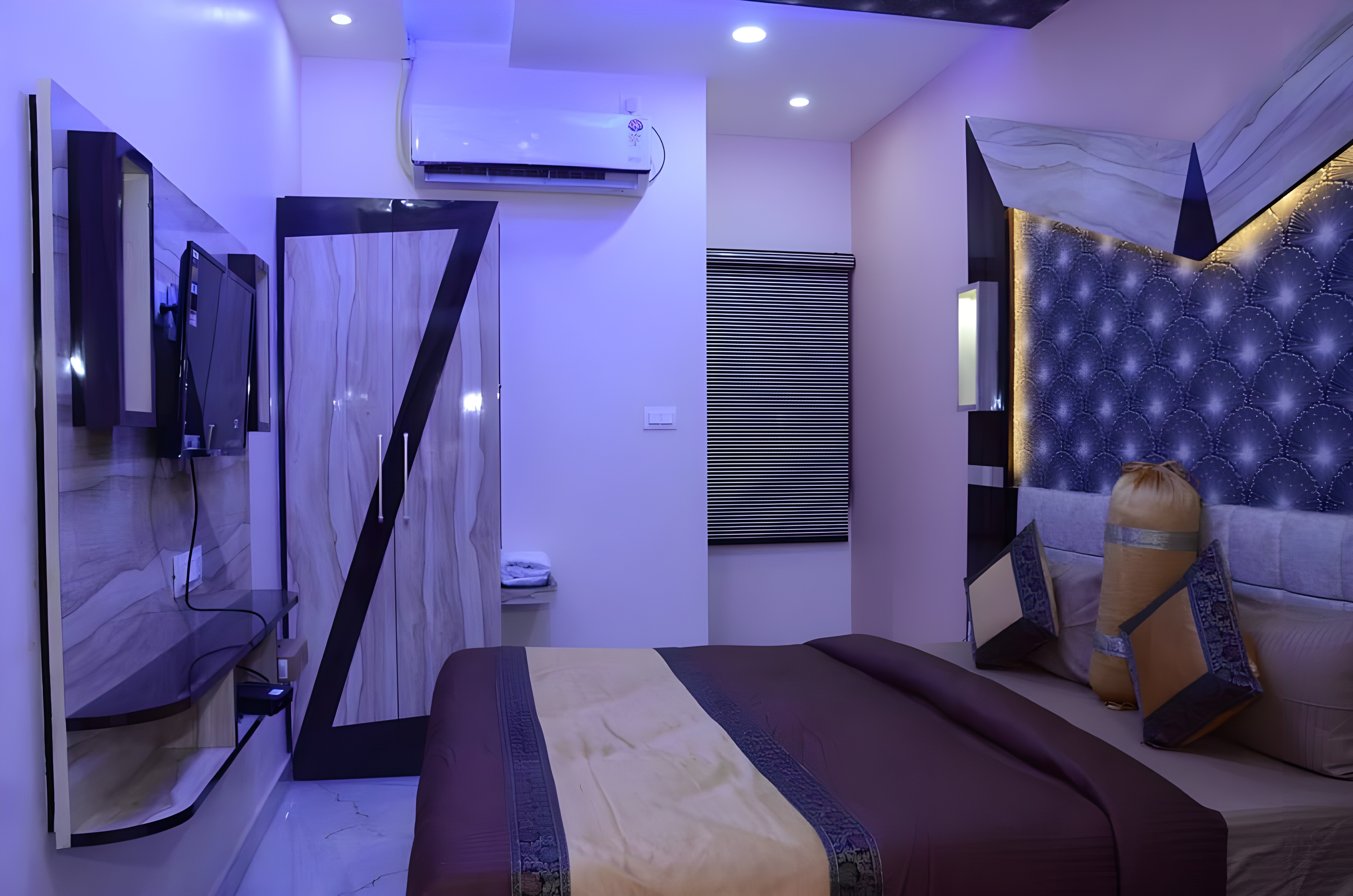 Hotel Singh Residency - Tap to explore photos