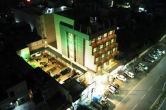 Hotel Rajwara Palace