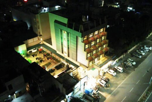 Hotel Rajwara Palace