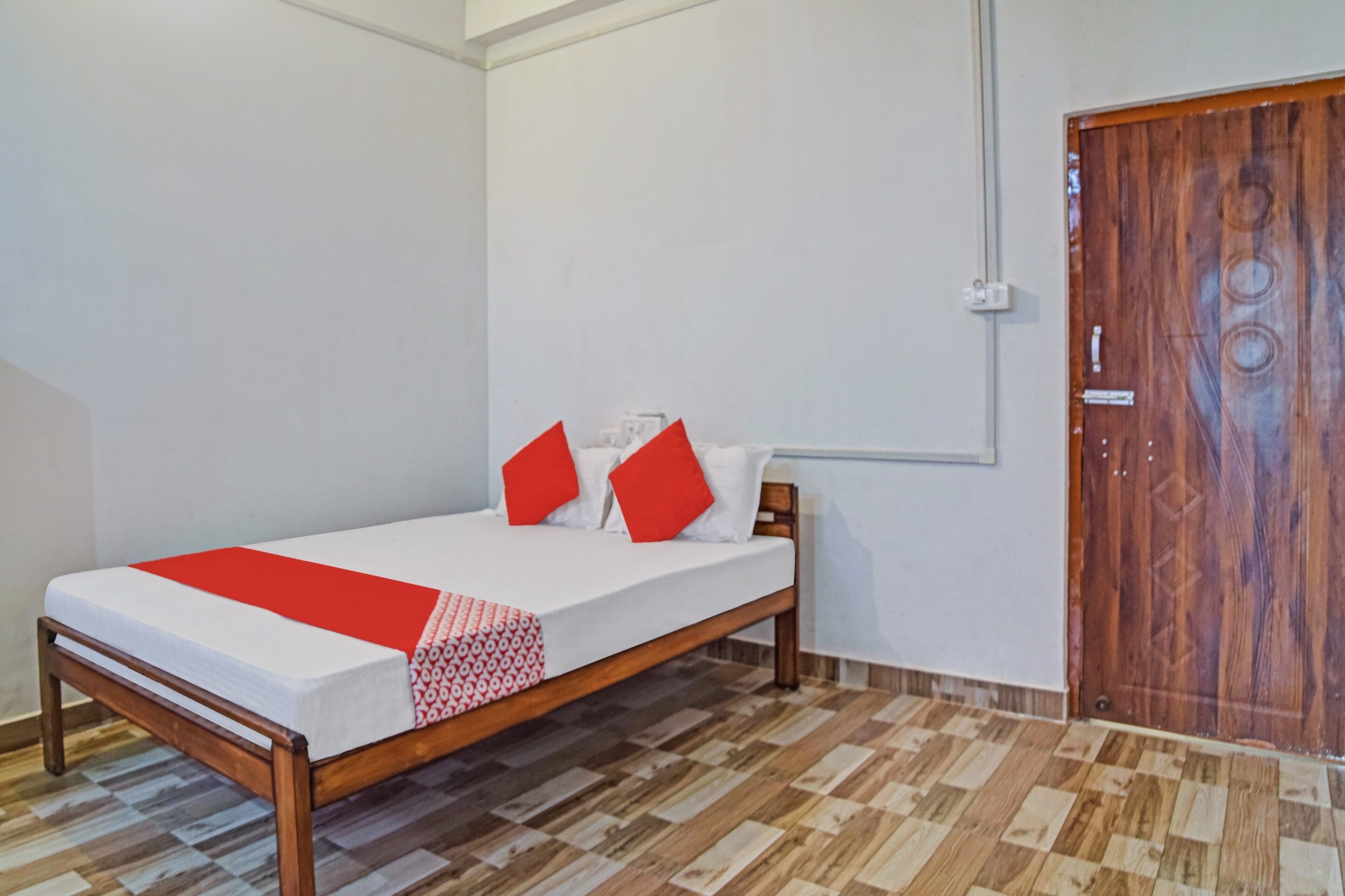 Hotel O JP Guest House - Tap to explore photos