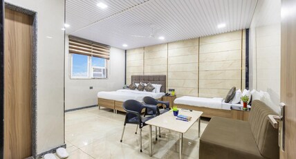 Hotel Bill palace @ Karol Bagh Room Type - Triple Bedded Room with Smart TV