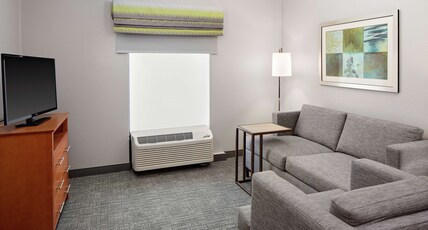 Hampton Inn & Suites Houston-Medical Ctr-Reliant Park Room Type - 1 KING SUITE KITCHEN