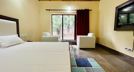 Neelgagan resort Room Type - Double Room With Balcony Neelgagan resort Room Type - Double Room With Balcony