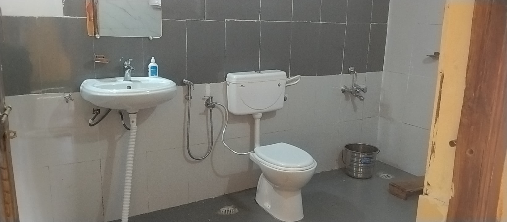 Keri Kunj Home Stay - Tap to explore photos