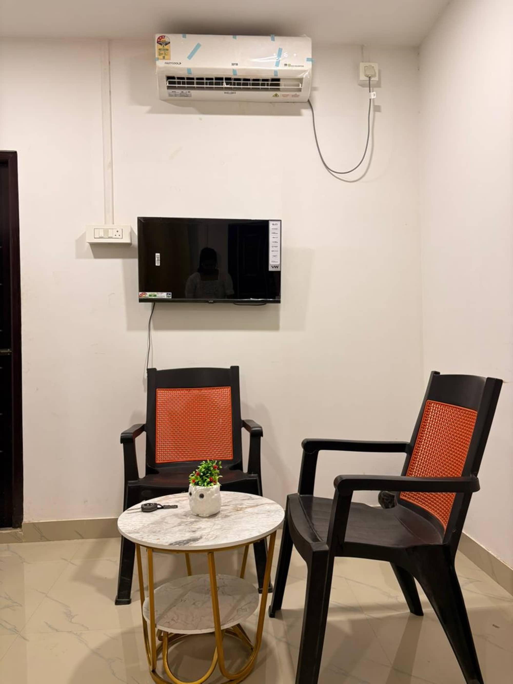 Octave Square | With Shared Kitchen Near Pratiksha Hospital - Tap to explore photos