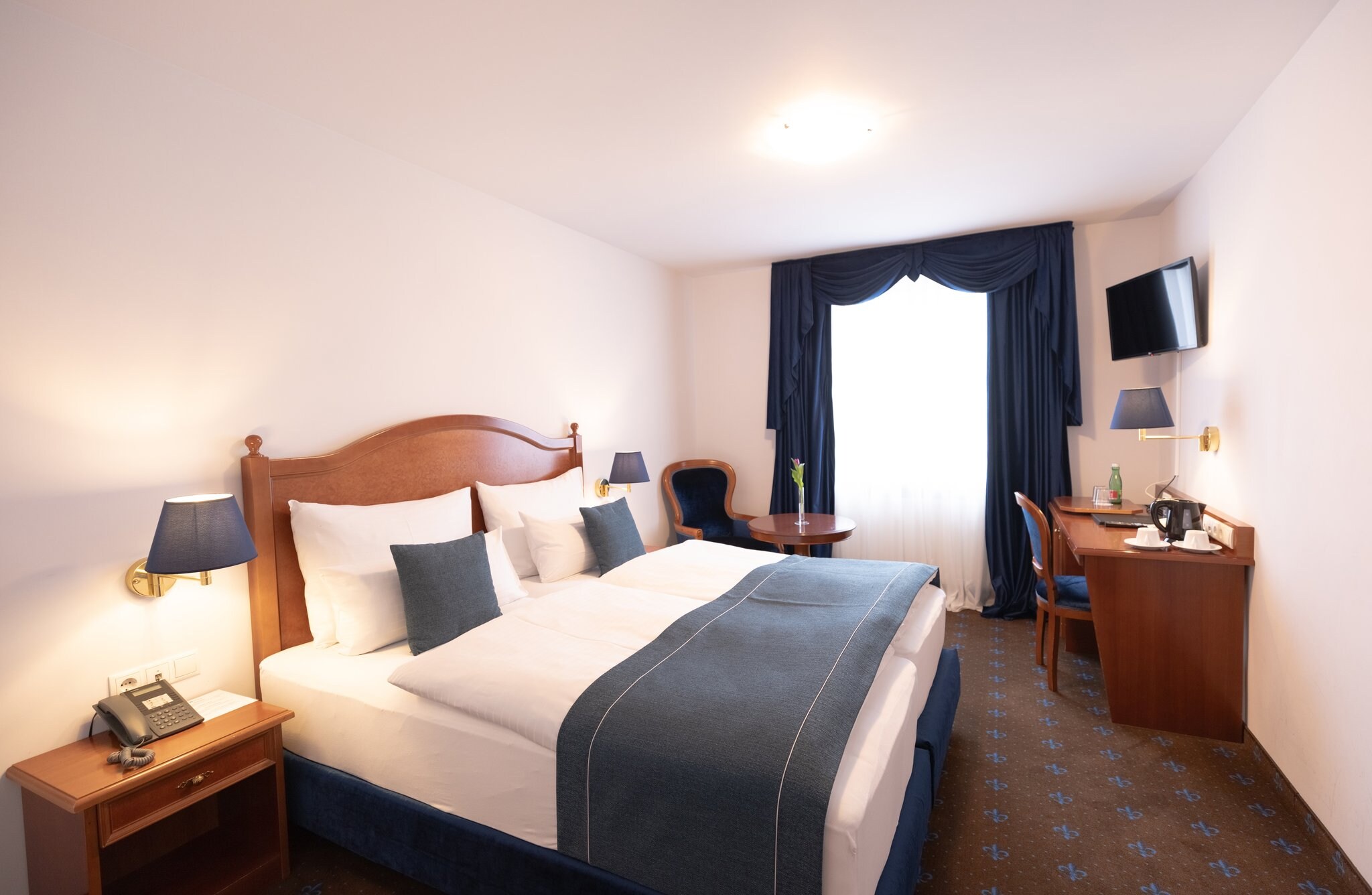 Select Hotel Prinz Eugen Wien - Tap to explore photos