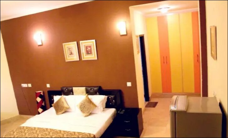 Hotel roop mahal - Tap to explore photos