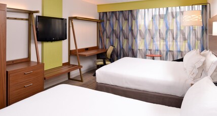 Holiday Inn Express & Suites SPRINGFIELD Room Type - 2 Queen Beds Standard