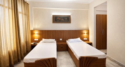 HOTEL ASHISH, Baddi Room Type - Baithak Room- Twin bed