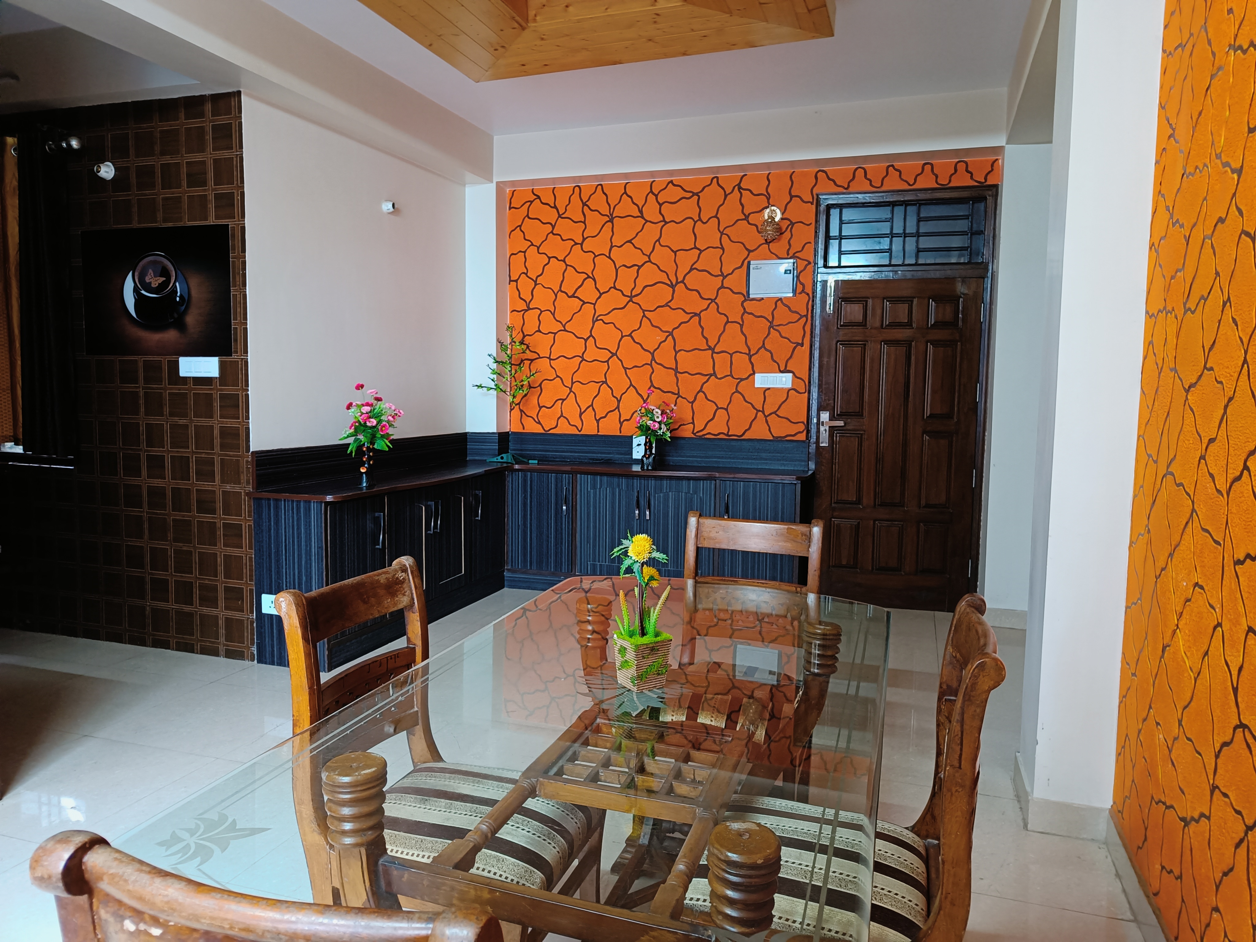 Puri B&B - Tap to explore photos