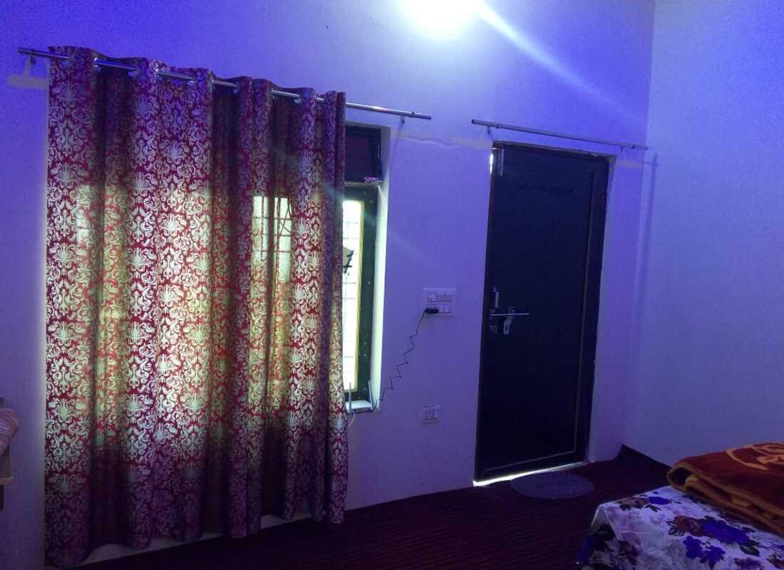 Evergreen Home Stay - Tap to explore photos