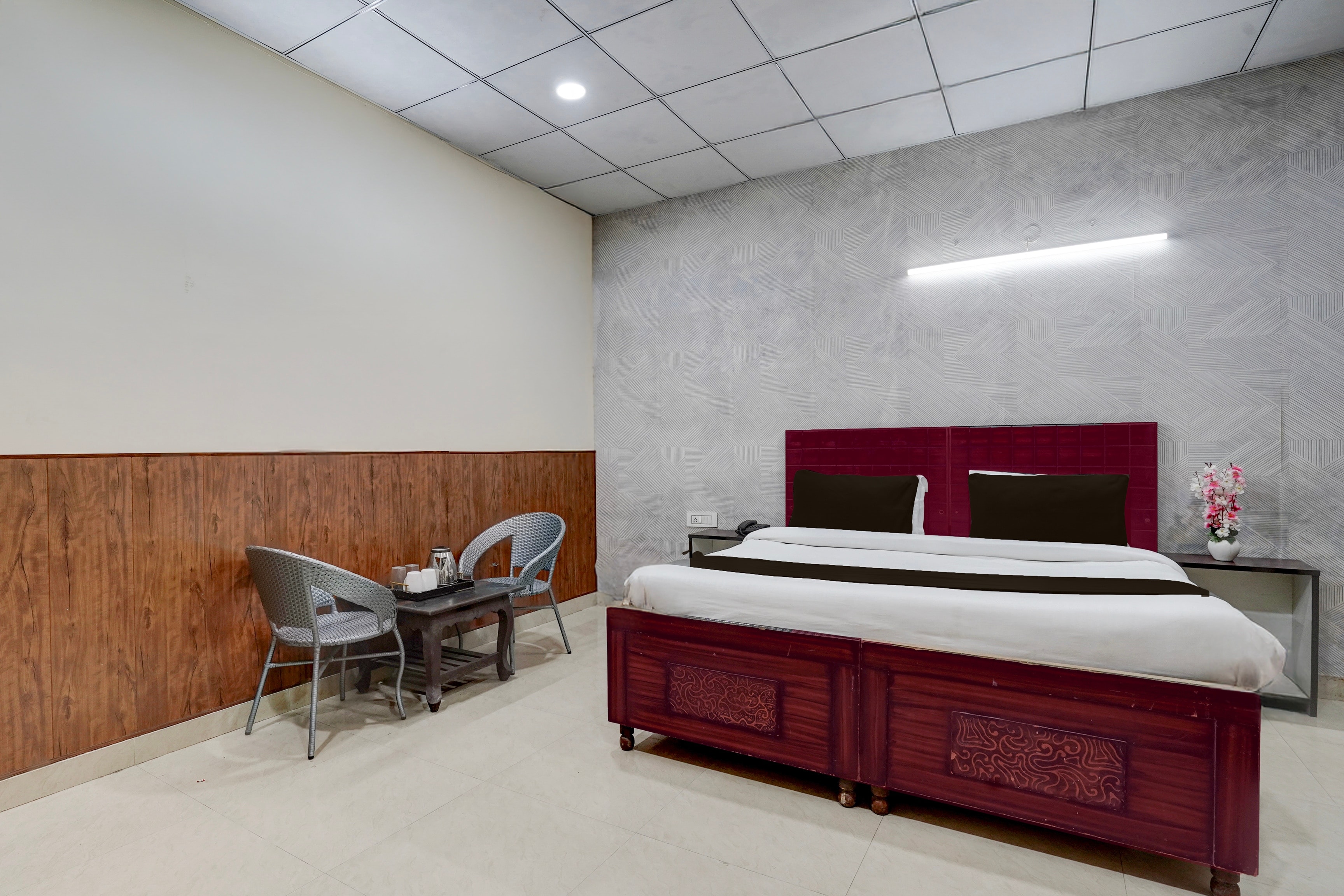 Super Hotel O by OYO Sector 58 Mohali Formerly Hotel Alpha - Tap to explore photos